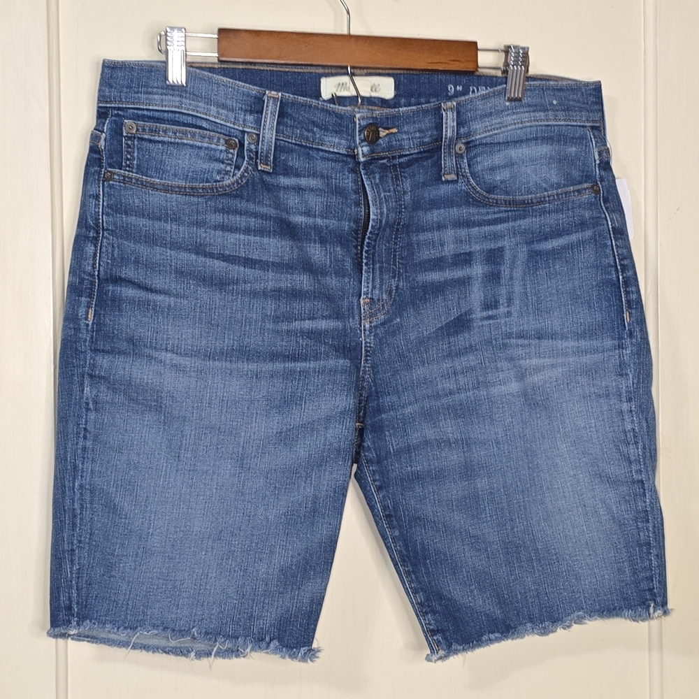 Madewell  9" Blue Denim Cutoff Shorts Size 34